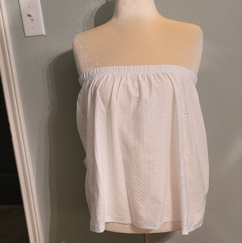 Women's Plus Size Strapless Eyelet Top. 4X